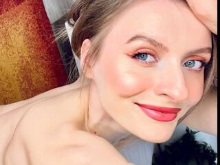 camgirl playing with sex toy AmelieSkylar