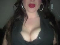 Ik ben een leuke spontane vrouw van 29 jaar oud. Ik heb lang blond / inmiddels bruin haar (over de schouders), blauwe ogen, Niet slank, niet dik ertussen in dus. Ik  heb een cup D en ik kom uit Utrecht waar ik vlakbij het centrum woon. Verder ben ik al een ruime tijd single.  Ik ben op zoek naar een beetje leuke spanning en avontuur. Heb je verder nog vragen, dan kan je altijd een berichtje sturen, dat zou ik leuk vinden. Xxx