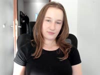Hiii!! I am oliwia from poland, i am 20 years old and love to meet mature man who knows how to take care of young lady <3 if i like you, i can take care of you too!!