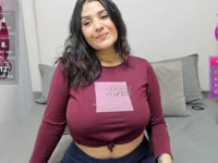 Hola, Soy Sexy Girl,  Mi enfoque no se limita simplemente a mostrar mi cuerpo, sino a conectarme contigo a un nivel más profundo, entendiendo tus deseos y necesidades. Cada visita a mi sala es una oportunidad para escapar de la rutina diaria y sumergirte en un mundo de placer y complicidad. ¿Te atreves a explorar conmigo?"