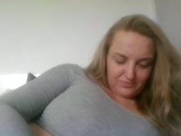 horny  blond girl, i ike to be your slut!