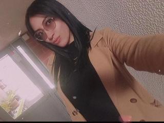 Mikaela_Skinny