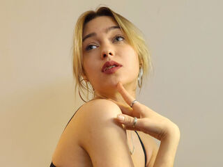 naked webcamgirl photo AlysiaBennet