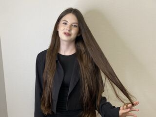 cam girl playing with vibrator BrendaShabot