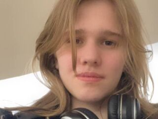 hot chatroom ChristieDemaline