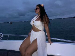 camslut LeilaCole