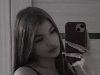 topless webcamgirl LoraineLutton