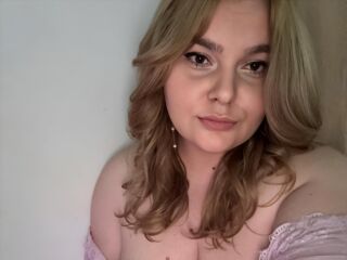 girl webcam MeganDarcy