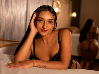 cam girl playing with vibrator MelodyBetancourt