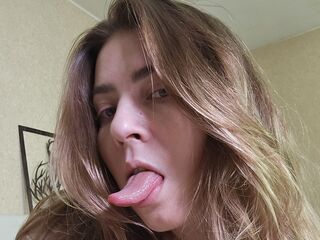 naughty cam girl fingering shaved pussy NataliiaSnake