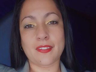 girl shaving pussy ScarletMind