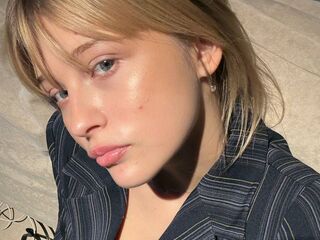 hot girl SoledadMadon