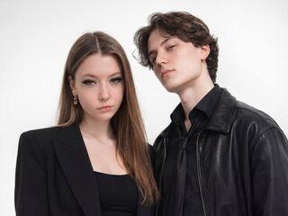 sexwebcam LeoAndMira