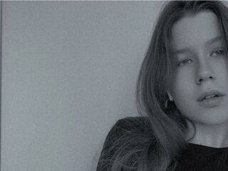 camgirl live sex AdelinaGose