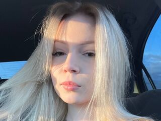 camwhore fingering shaved pussy AdellWaskey