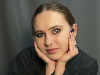 naked girl with cam AlanaHowlett