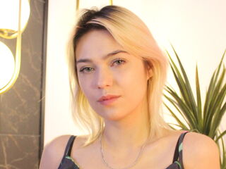 girl fingering pussy AlysiaBennet