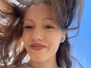 camslut naked AnnikaRodrigez