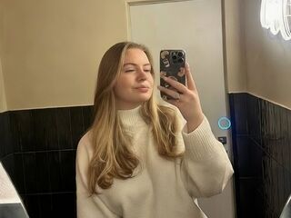 camslut webcam video AryaThomas