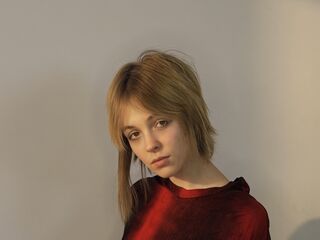 camgirl showing tits BellEltzroth