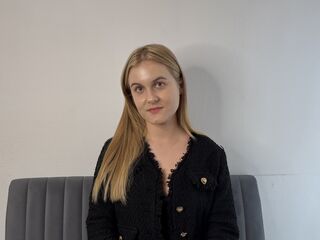 chat room sex BellaMonson