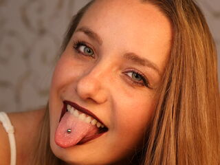 hot naked webcam girl BelleCox