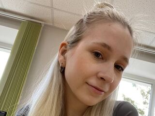 nude gamgirl BrittleDorget