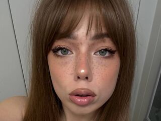naked camgirl masturbating with dildo CaitlinBlethen