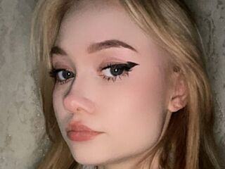 chat room webcam picture CecilyBurnard