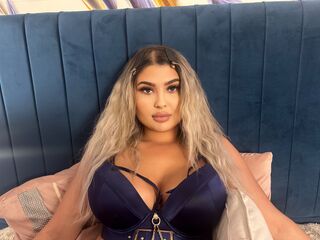 mastubating web cam girl ChloeBellamie