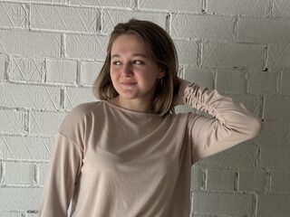 camwhore masturbating with vibrator ChristiaBenoy