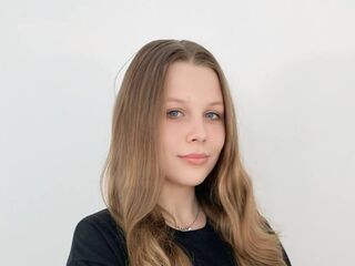 girl webcam show ChristianeSivie