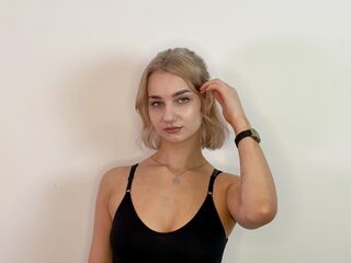 camgirl masturbating with vibrator CleoHarringtons