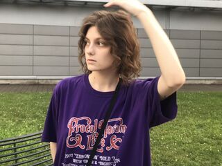 sexy live cam girl CorinneKeidong