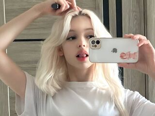 nude webcamgirl photo CourtneyAdamo