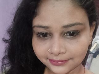 striptease cam CurvySoniya