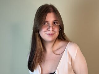 naked girl with webcam fingering pussy DebbraAdonis