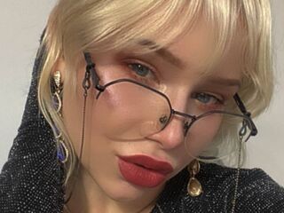 cam girl playing with sextoy EmilisaMoon