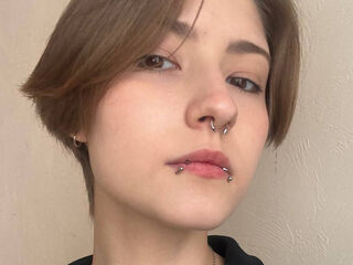 chat room cam EssieAcheampong