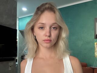 camgirl chatroom EveMorrison