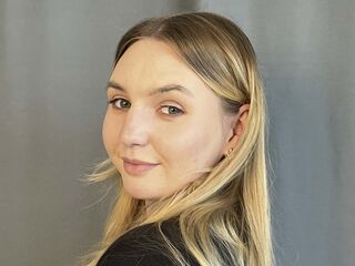 webcamgirl sex chat FloraBrenden