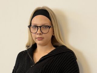 hot sex cam FrancesVirunes