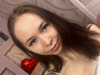 cam girl showing tits GladysDryer