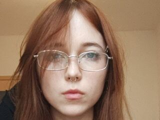 cam girl playing with dildo GretaFalkenberg