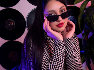 topless camgirl HanniClark