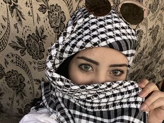 girl showing pussy HavannaArab