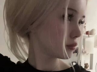 camgirl showing pussy HeatherHeinitz