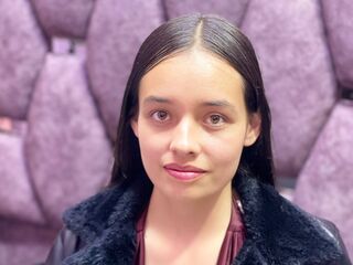 adult cam live IssaMontenegro