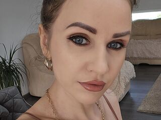 camgirl live sex photo IvonaRoss