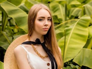 cam girl showing pussy JettieMecca